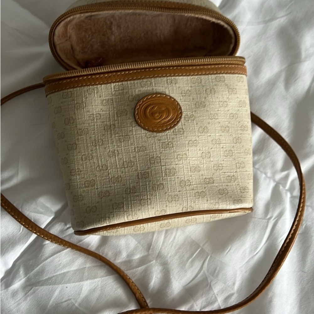 Elegant Cream and Tan Crossbody Bag
